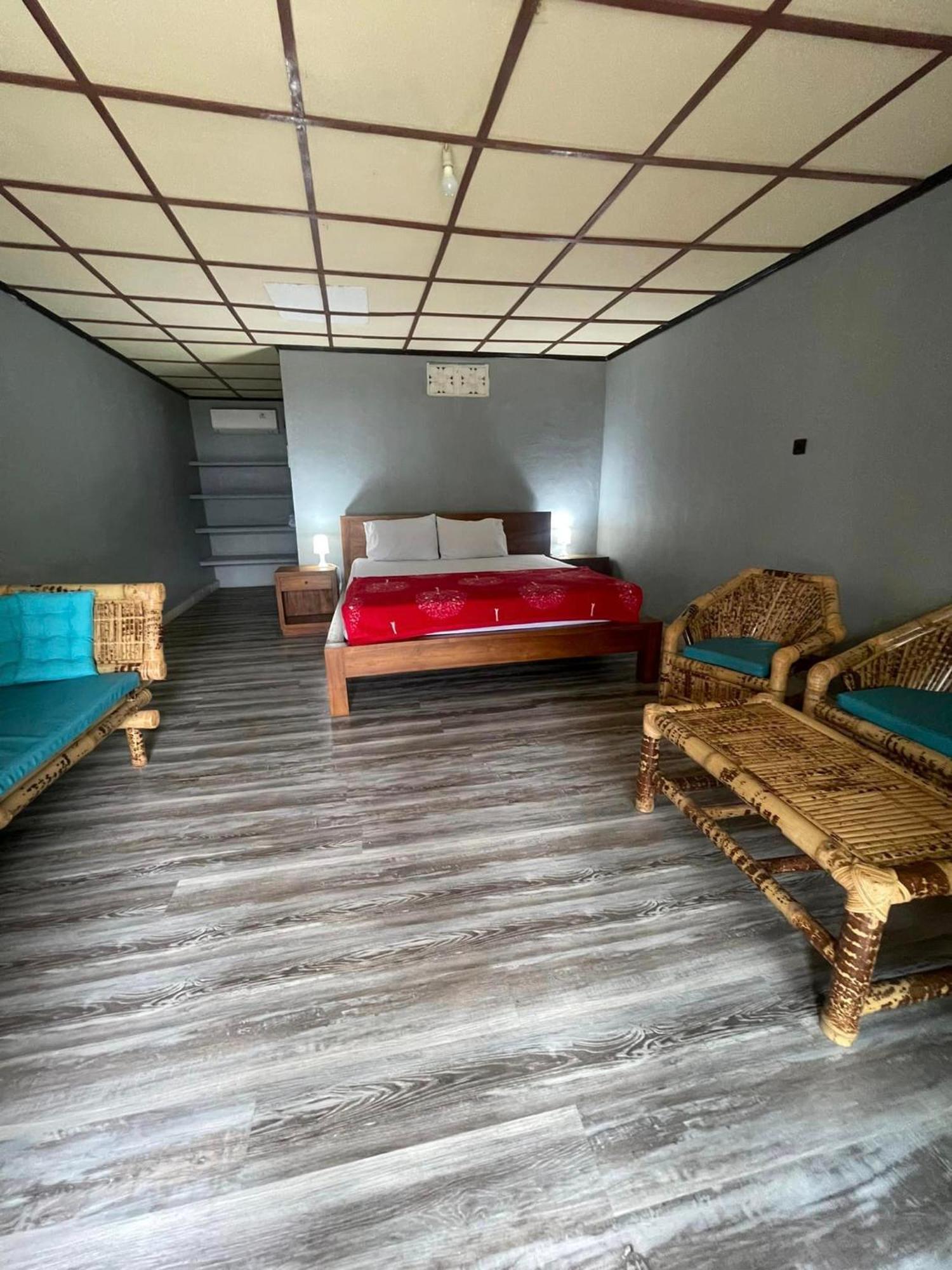 Supersuck Hotel Maluk المظهر الخارجي الصورة
